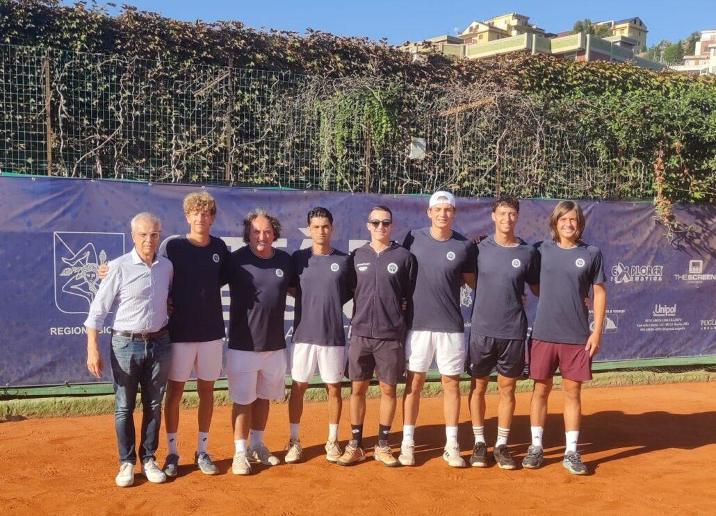 La squadra di serie A1 del Circolo Tennis Massa Lombarda a Messina